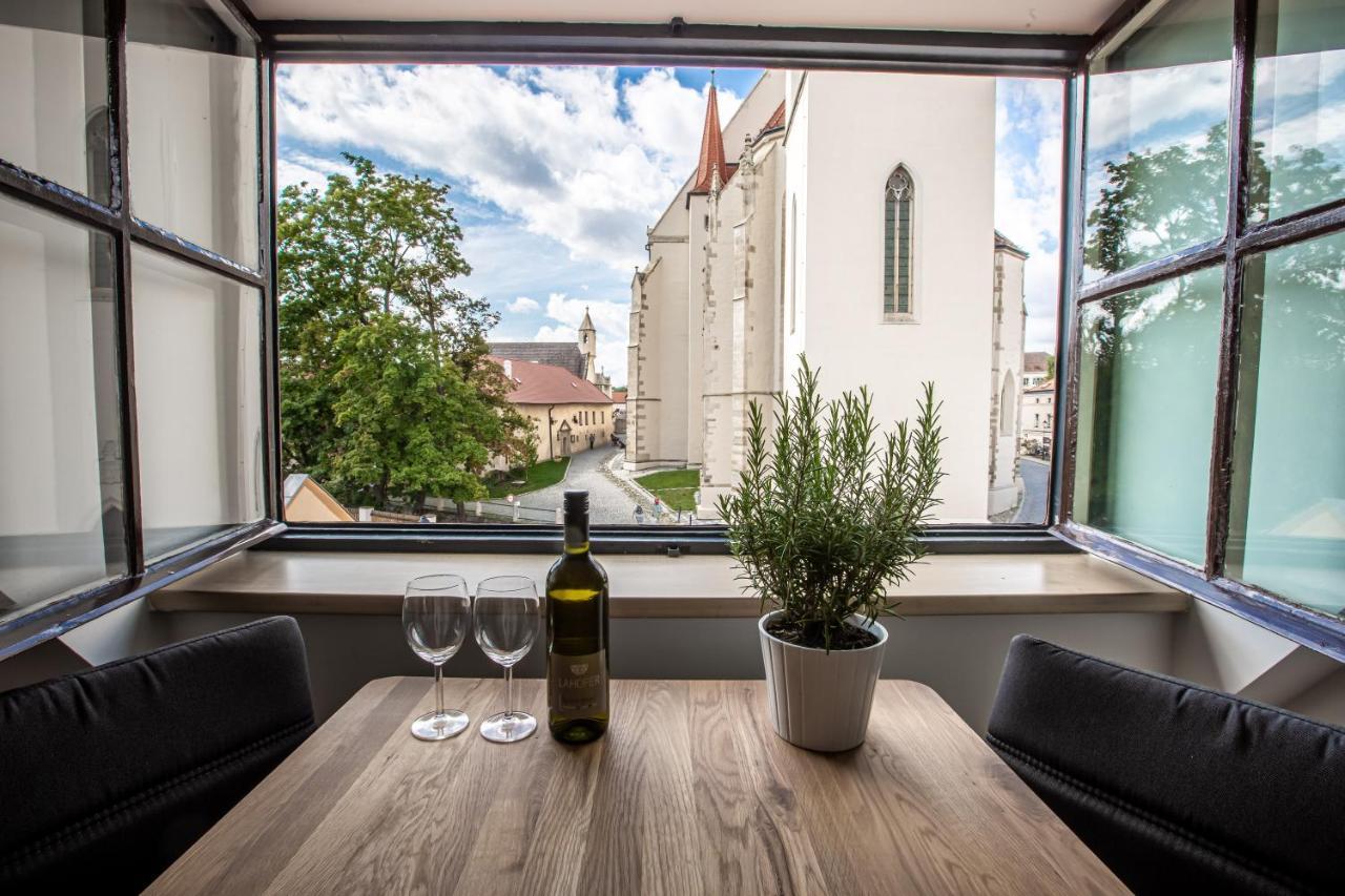 Apartmany Na Mikulasskem Namesti Зноймо Екстериор снимка